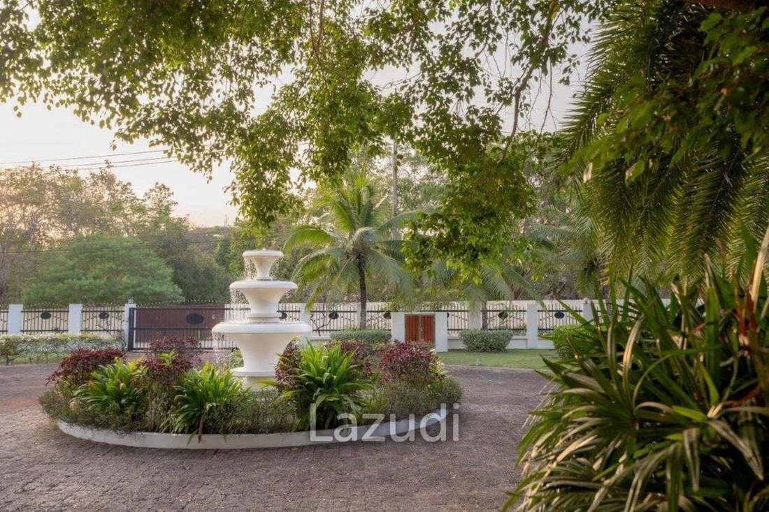 Villa in Hin Lek Fai, Prachuap Khiri Khan, Thailand 2 - 12645680