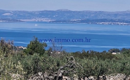 Land in Postira, Split-Dalmatia County, Croatia 1