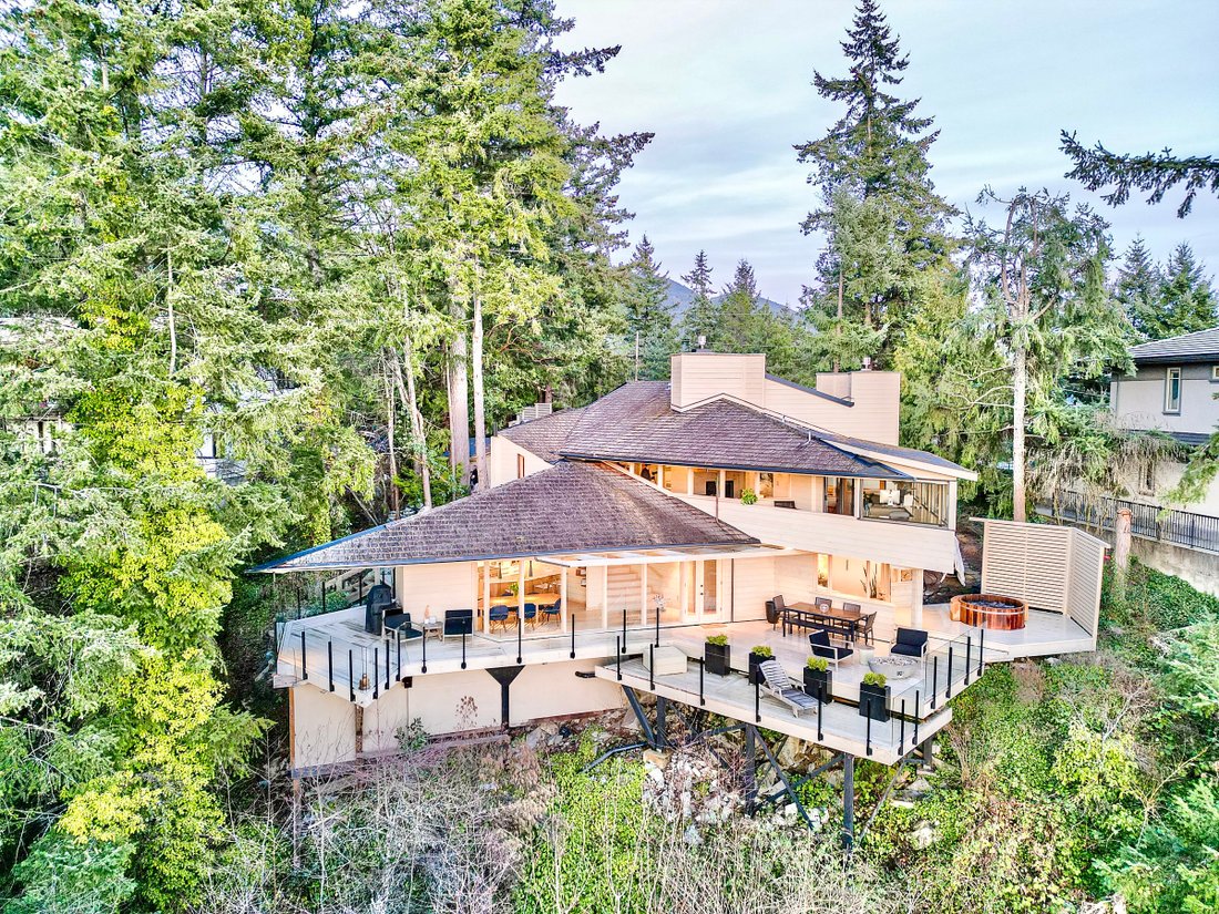 The 'Case Residence' In Eagleridge In West Vancouver, British Columbia