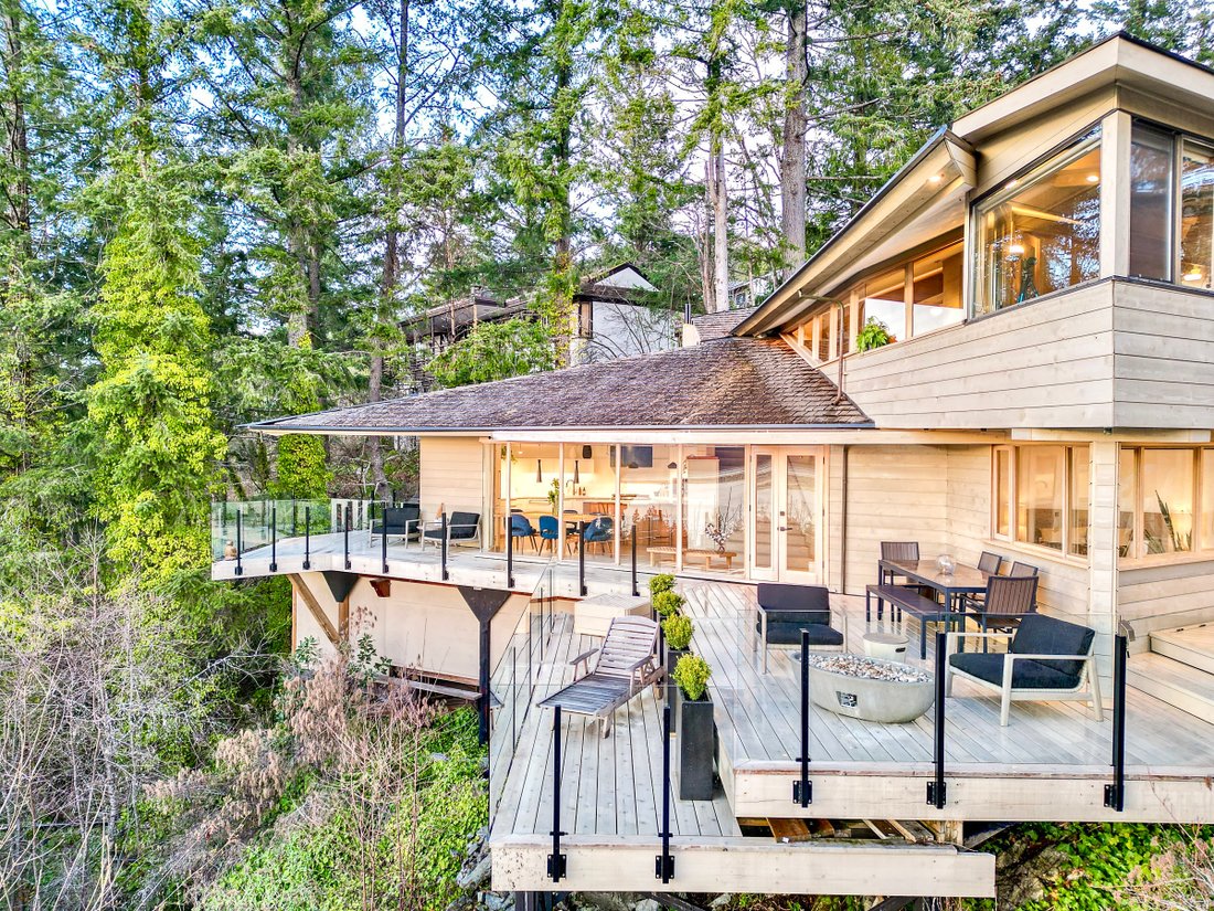 The 'Case Residence' In Eagleridge In West Vancouver, British Columbia