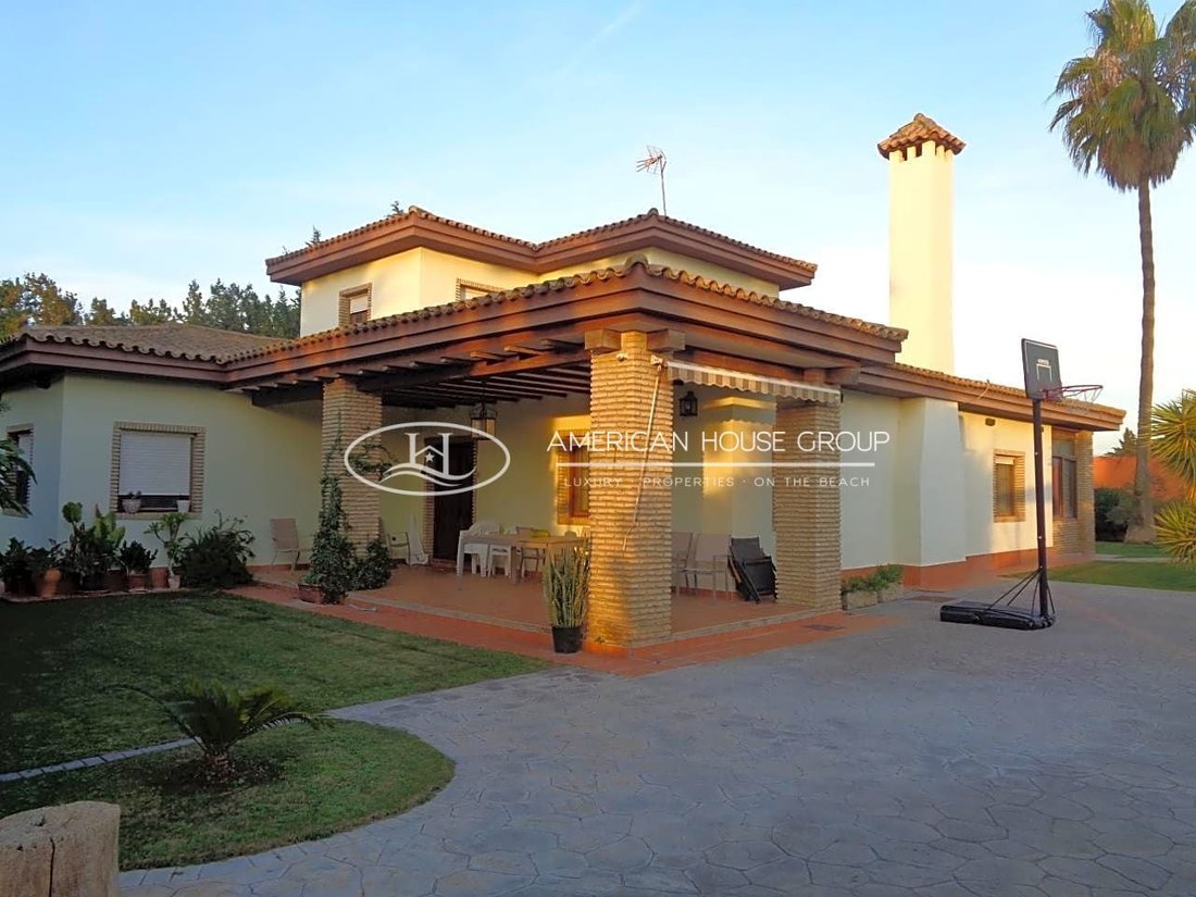 Fantastic Villa For Sale Near Novo In Chiclana De La Frontera