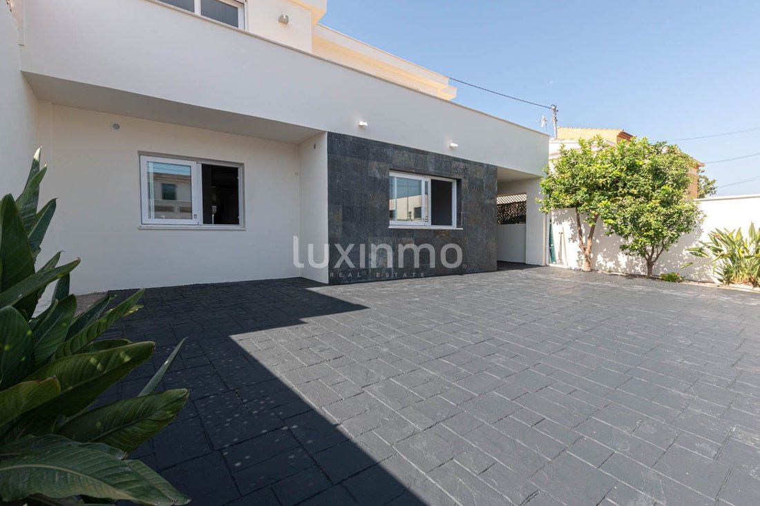 Albir Villa In L'albir, Valencian Community, Spain For Sale (12696022)