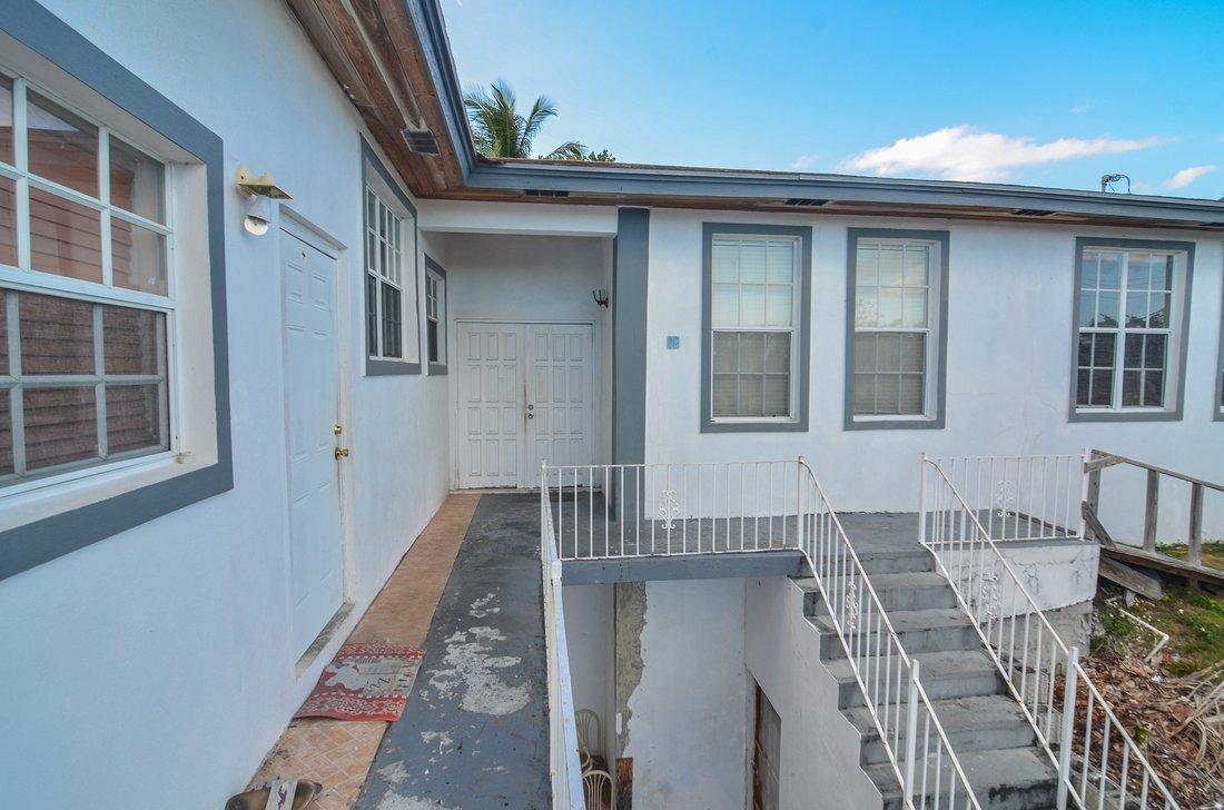 265 Stapledon Gardens, Nassau, Np In Nassau, New Providence, The