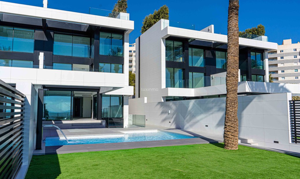 Campello (El) Villa In El Campello, Valencian Community, Spain For Sale (12695435)