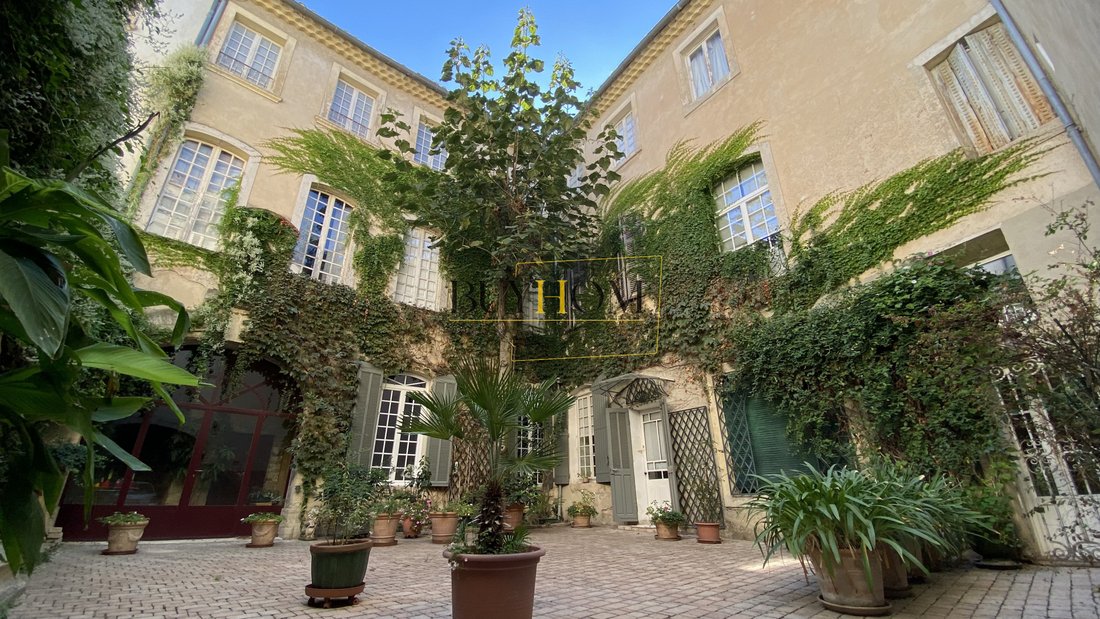 17 Th Century Private Mansion In Carpentras, Provence Alpes Côte D'azur