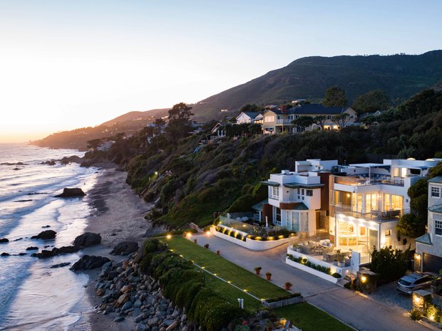 Luxury Oceanfront Homes For Sale In Malibu, California | JamesEdition