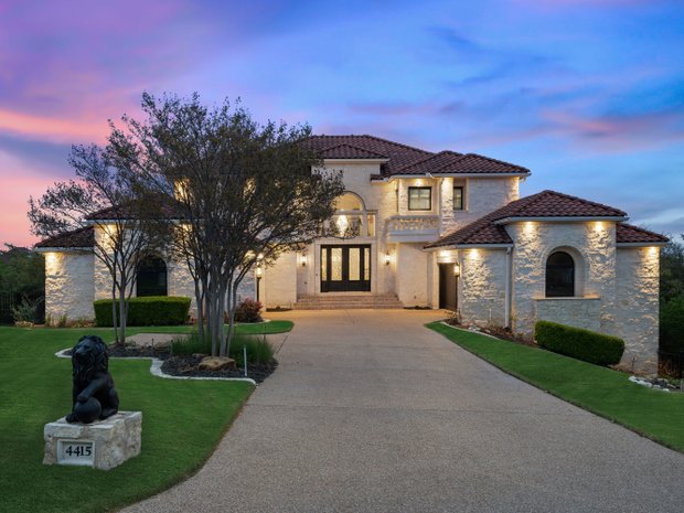 Luxury lakefront homes for sale in Texas, United States | JamesEdition