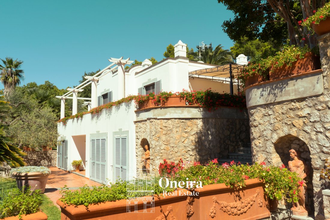 Majestic And Luxurious Panoramic Villa With In Anacapri, Campania