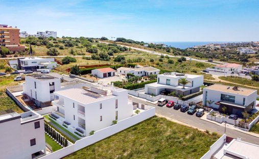 Villa in Sao Goncalo de Lagos, Algarve, Portugal 1