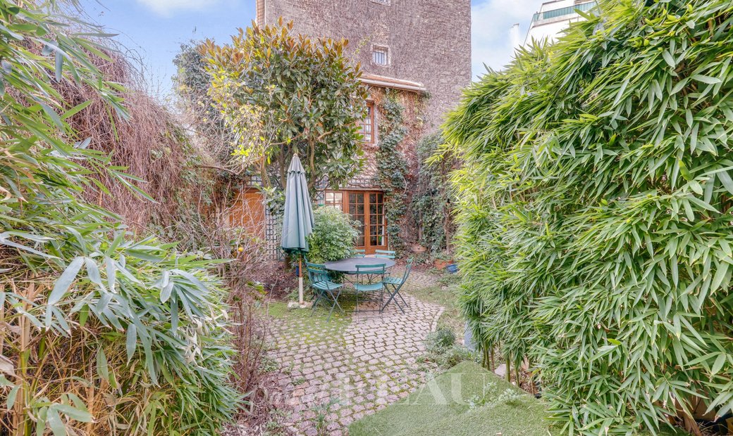 Boulogne A 6 Bed Family Home In Boulogne Billancourt, île De France, France For Sale (12701606)