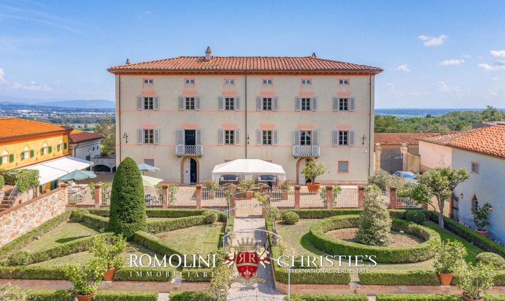 Tuscany Majestic Luxury Villa With Park For Sale In In Lucca, Tuscany