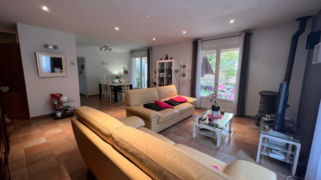 Villa Of 147 Sqm In Saint Vallier De Thiey, Provence Alpes Côte D'azur