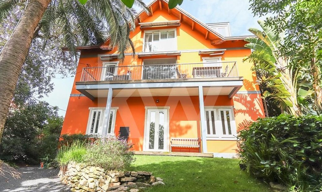 Chalet No Monte Estoril Com Vista De Mar In Estoril, Lisbon, Portugal For Sale (12705055)