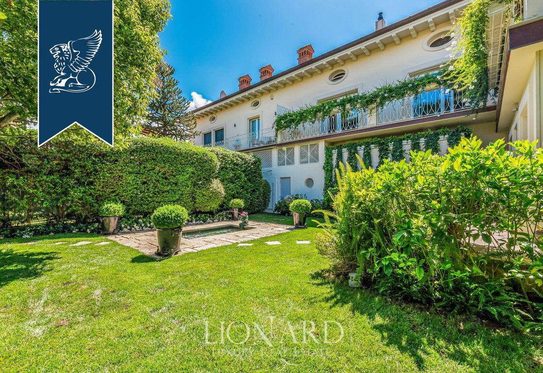 Luxury Estate In The Centre Of Forte Dei In Forte Dei Marmi, Tuscany