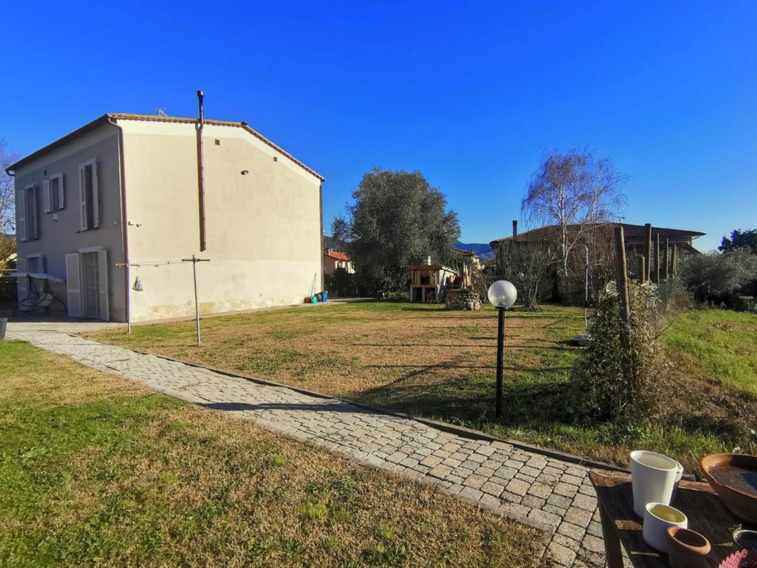 Villa In Vendita A San Giuliano Terme(pi) In Ristrutturato Composto Da 10vani