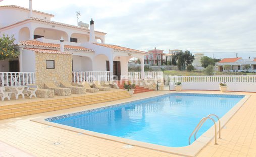 House in Olhos de Agua, Algarve, Portugal 1