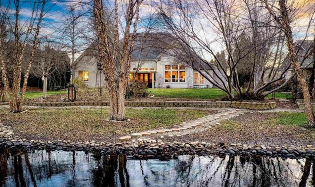 Immaculate Banbury Meadows Creekside Home In Eagle, Idaho, United