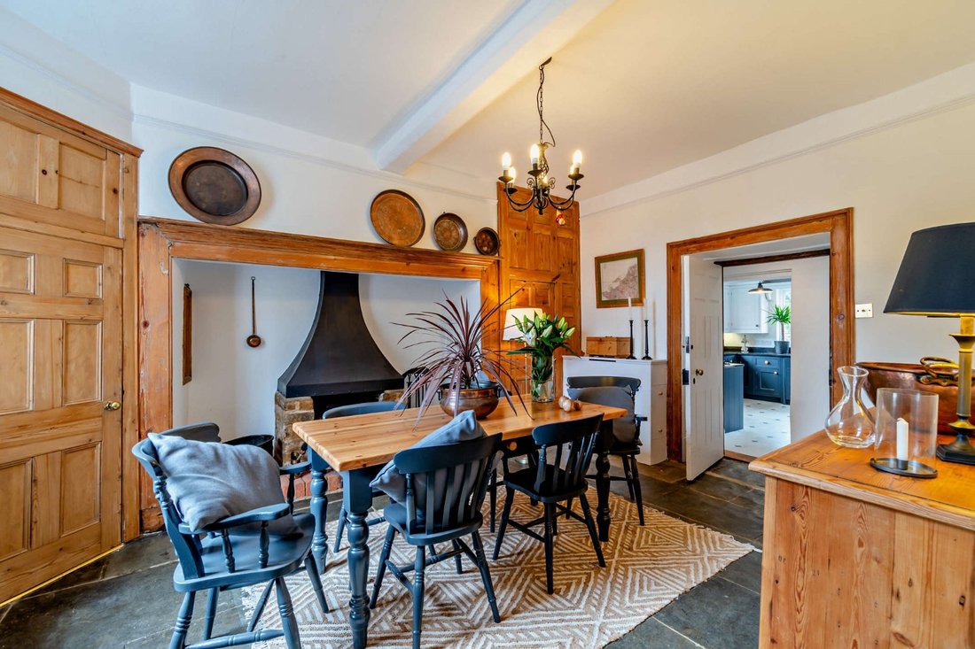 The Manor House In Woodford Halse, England, United Kingdom For Sale