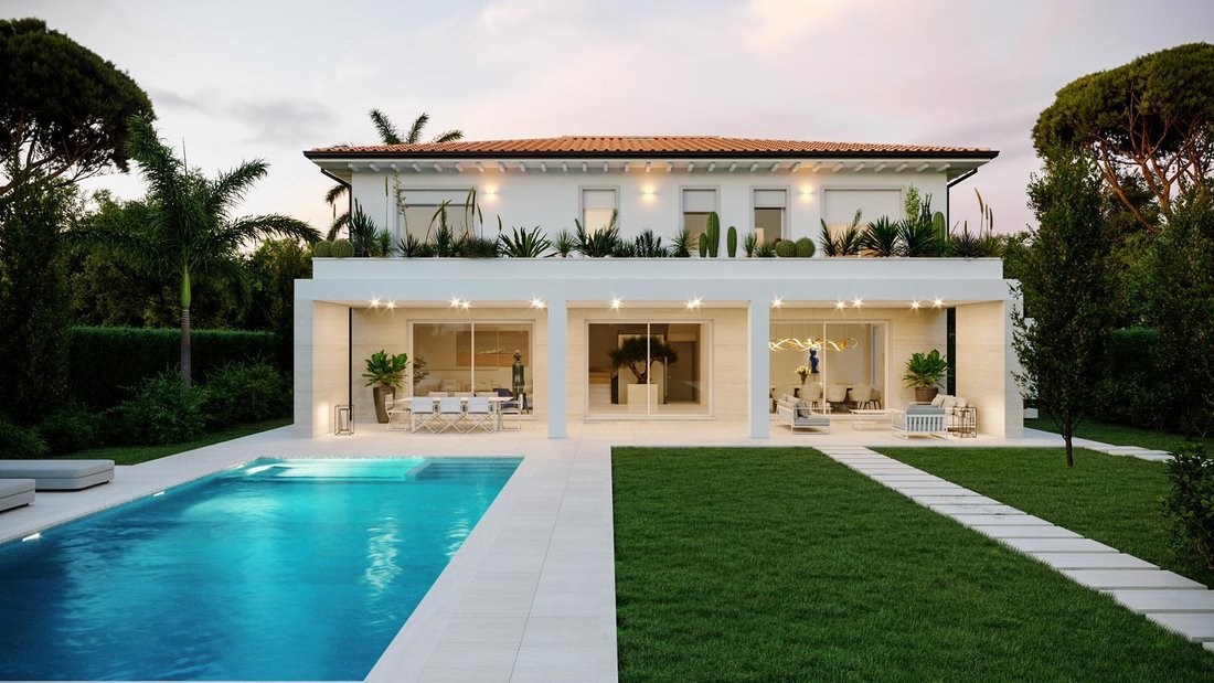 Luxury Villa With Swimming Pool For Sale In In Forte Dei Marmi, Tuscany