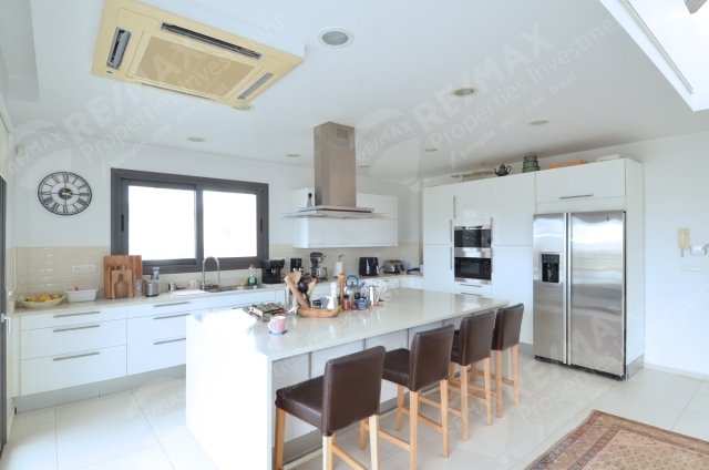 Villa in Kalyvia Thorikou, Attica, Greece 3 - 12709964