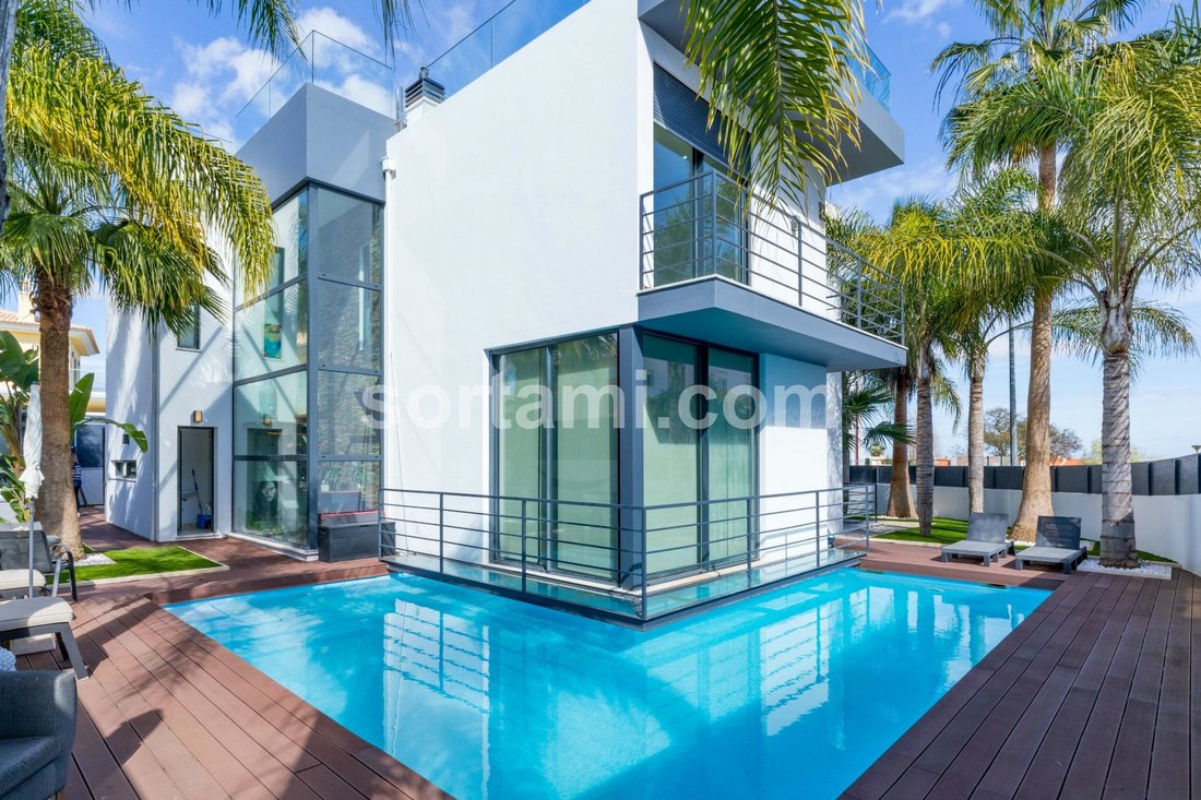 Detached House T4+1 For Sale Em Dans Albufeira, District De Faro