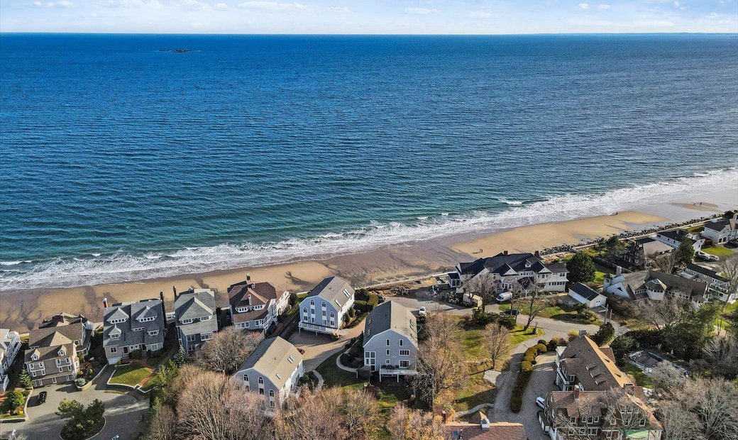 Luxury 3 Bedroom Townhouse In Swampscott, Massachusetts, United States