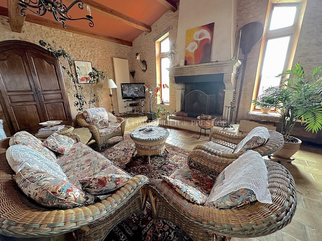 A Lavender-Clad Kingdom: 107 Hectares of Wild Provence Magic - 5