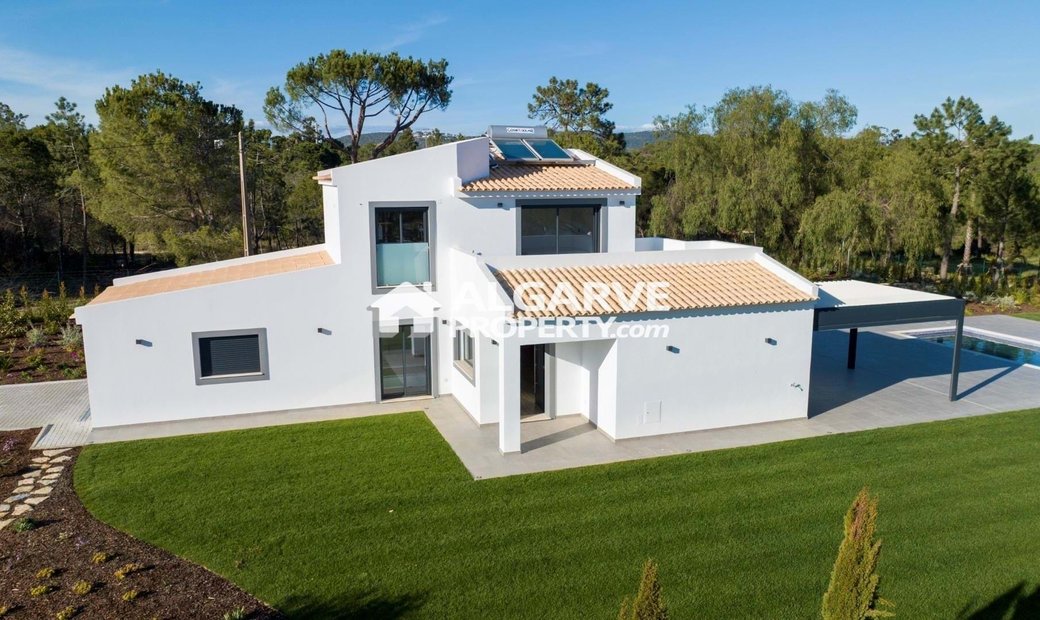 Charming 3 Bedroom Villa For Sale En Almancil, Distrito De Faro