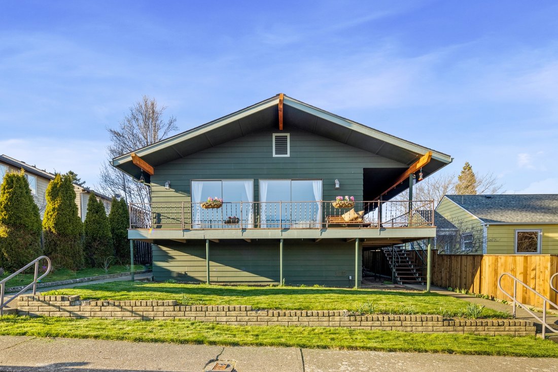 244 Ne Scenic St White Salmon, Wa In White Salmon, Washington, United