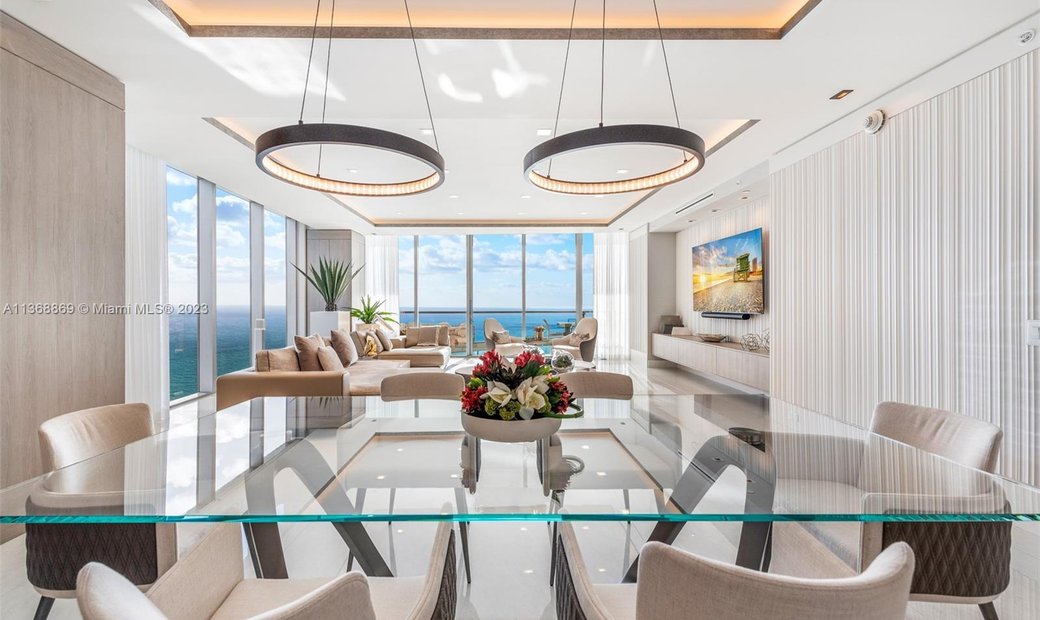 Condo Sunny Isles Beach Dans Golden Beach, Floride, états Unis à Vendre