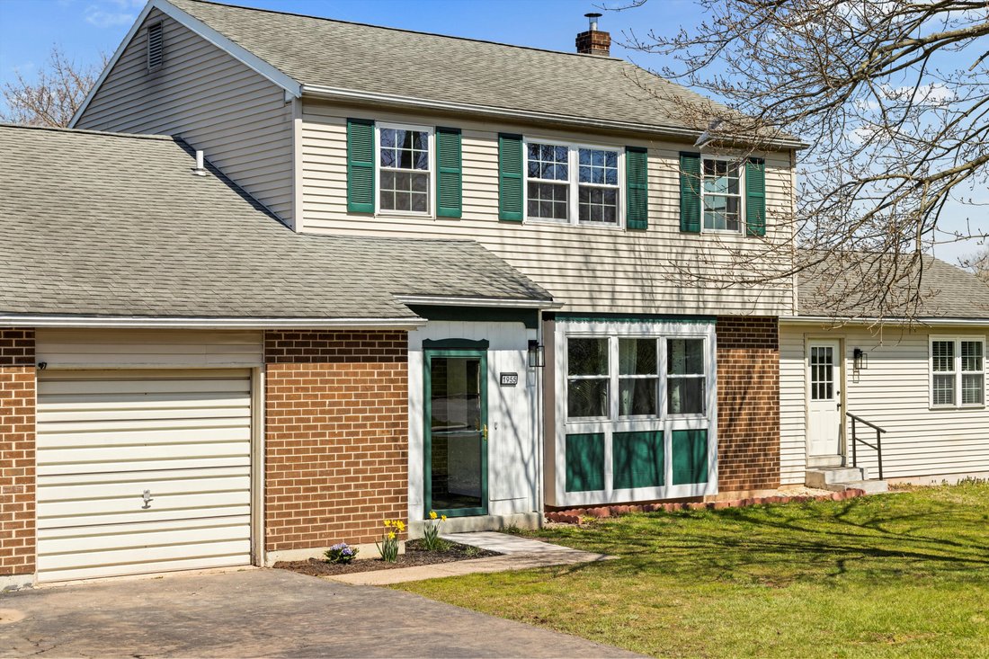 House in Hatfield, Pennsylvania, United States 2 - 12717670