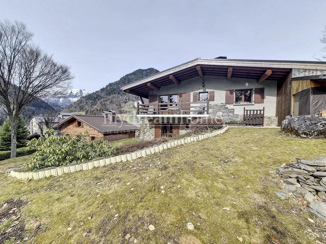 Chalet With Garden And View In In Praz Sur Arly, Auvergne Rhône Alpes