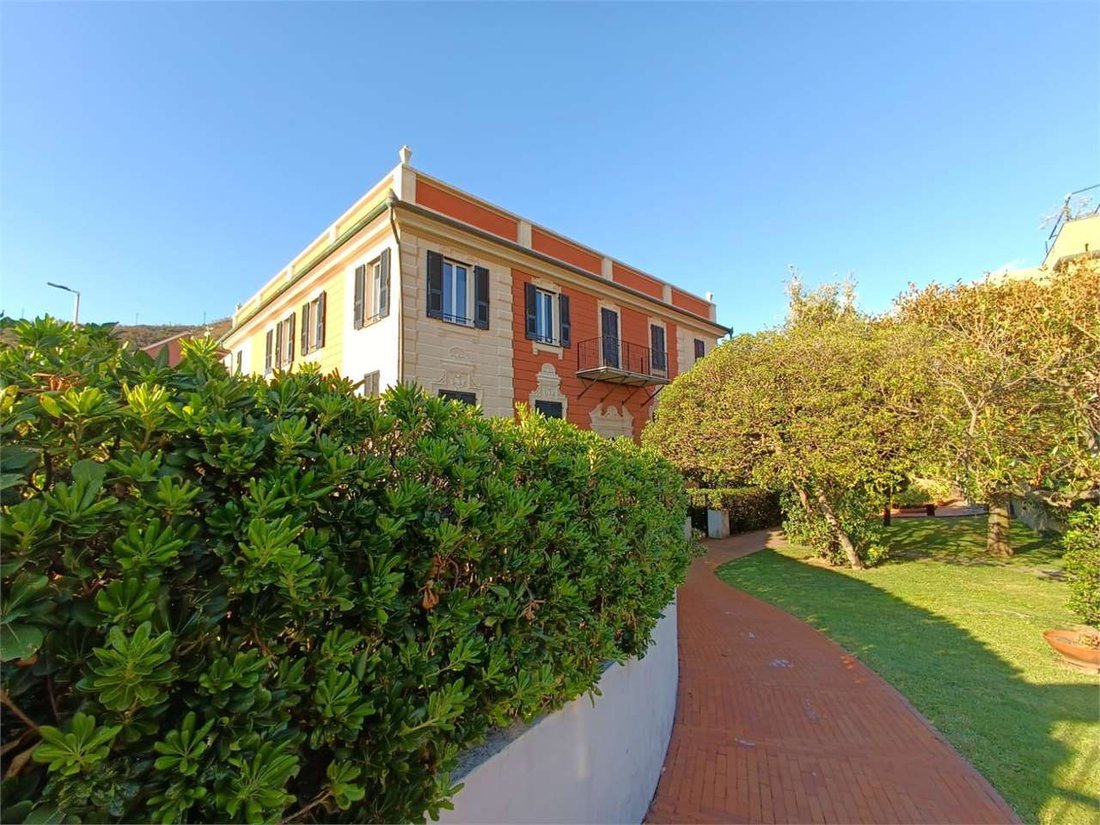 Favoloso Appartamento Fronte Mare In Sestri Levante, Italy For Sale