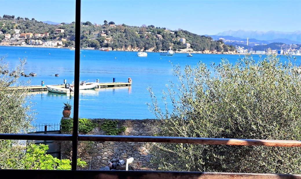 Villa For Sale On Palmaria Island In Front Of The Sea In Portovenere