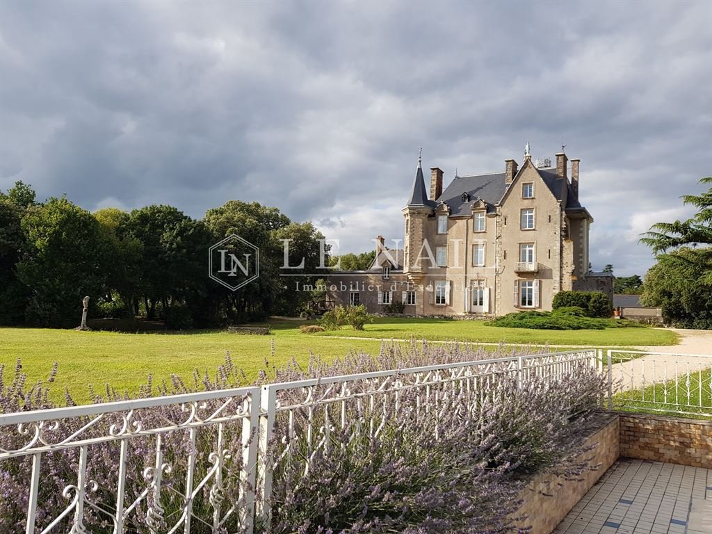 A Crown of Stone & Vine: 19th-Century Château Over the Layon’s Golden Slopes
