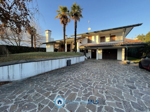 Luxury villas for sale in Noventa Padovana, Italy JamesEdition