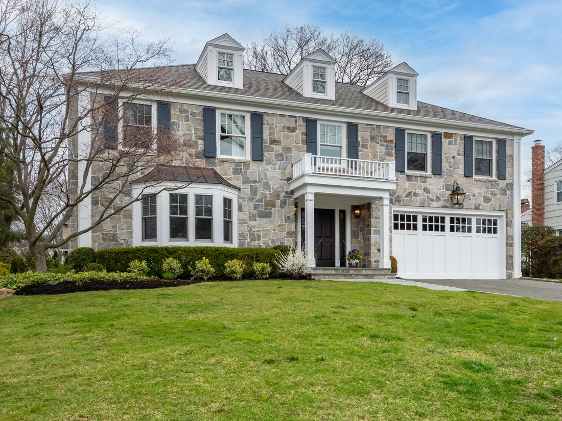 35 Colony Lane, Manhasset, Ny 11030 In Manhasset, New York, United