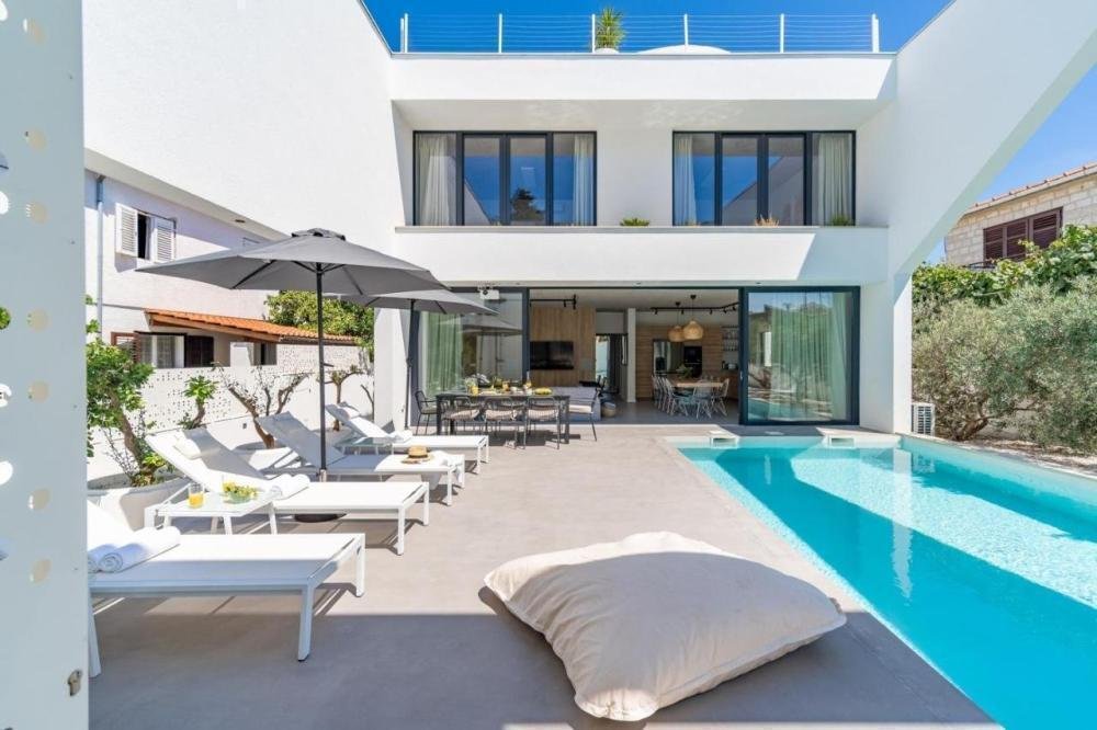 Villa in Supetar, Split-Dalmatia County, Croatia 1 - 12710560