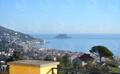 Villa in Western Hill, Alassio, Liguria 1