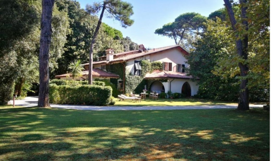 Villa For Sale Roma Imperiale Forte Dei In Forte Dei Marmi, Tuscany