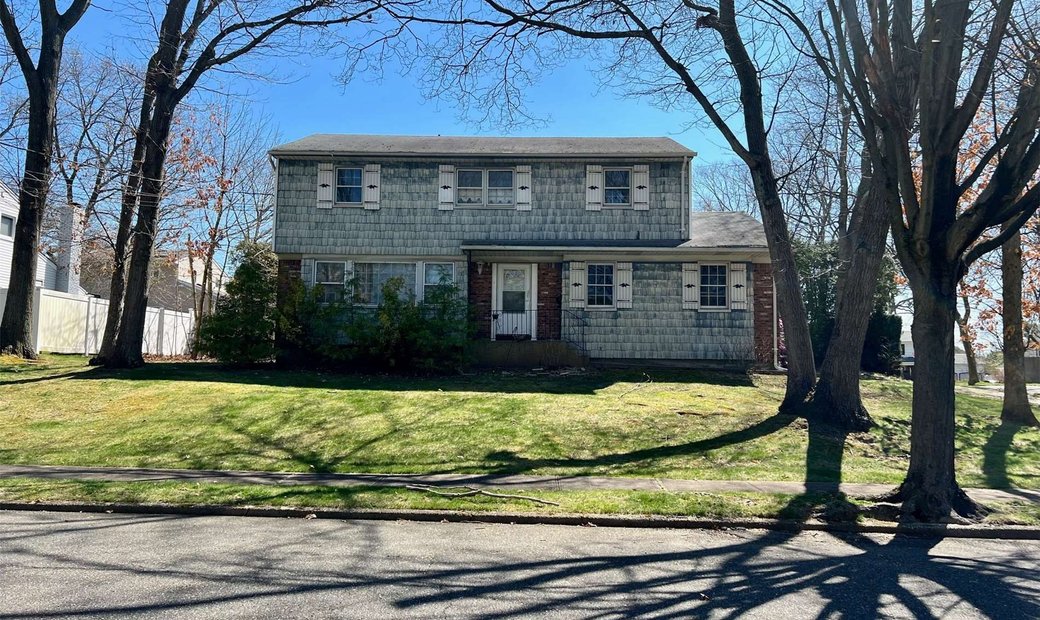 19 King Avenue, Melville, Ny 11747 In Melville, New York, United States For Sale (12722983)