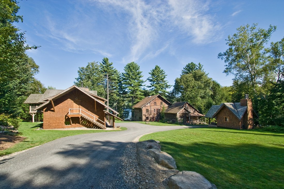 Rustic Adirondack Camp In Raquette Lake, New York, United States For