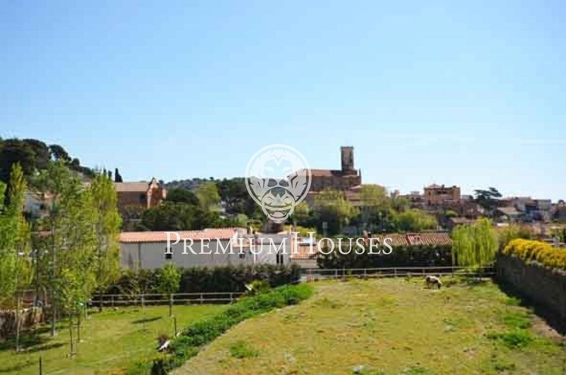 Andere in Tiana, Katalonien, Spanien 1 - 10610563