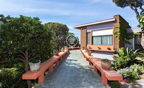 House in Cabrera de Mar, Catalonia, Spain 1