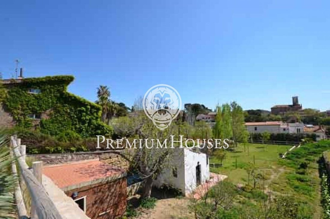 Andere in Tiana, Katalonien, Spanien 5 - 10610563