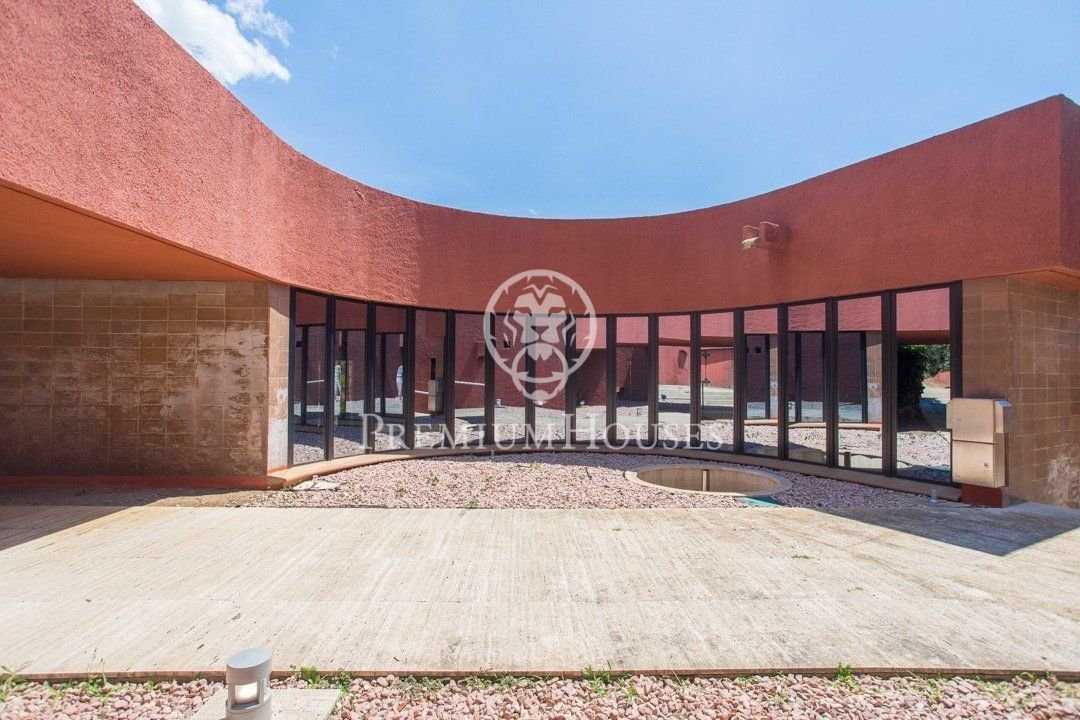 Large Property For Sale With Sea Views In Mataró In Mataró, Catalonia