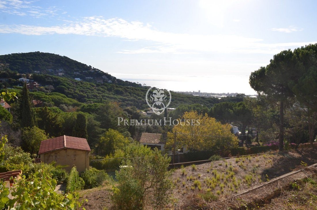 House For Sale For Renovation With Sea Views In In Cabrils, Catalonia