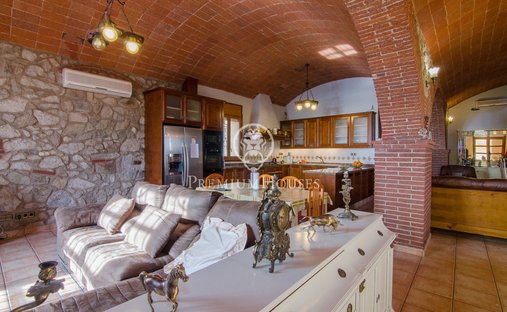 Casa di campagna a Mataró, Catalogna, Spagna 1