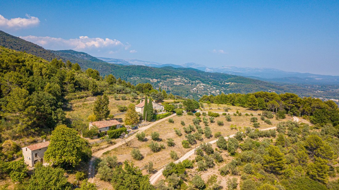 Le Rêve Provençal: A 7-Hectare Estate Crowned Above Seillans’ Golden Hills