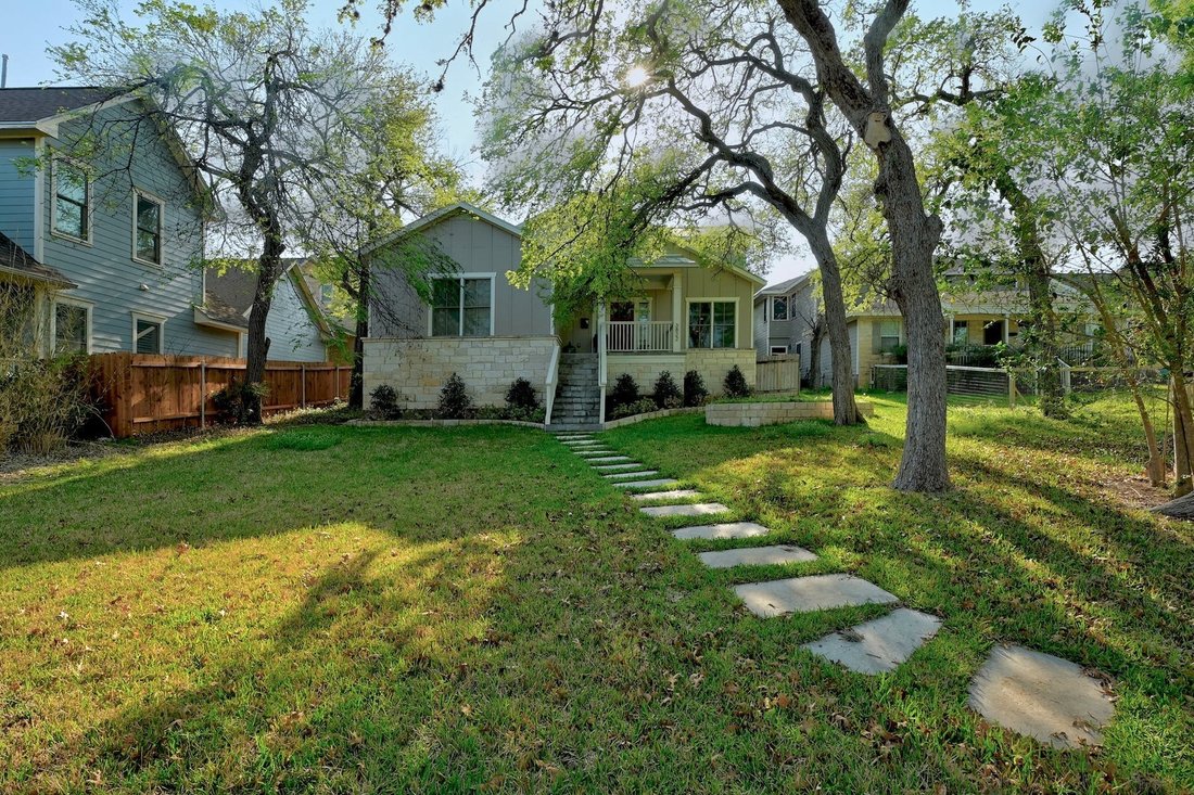 charming-residence-in-oakmont-heights-in-austin-texas-united-states